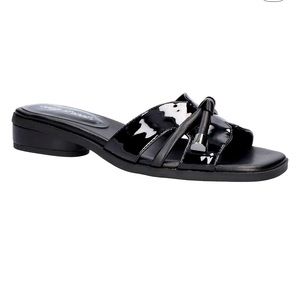 Easy Street “Lo” Sandal - Black Patent